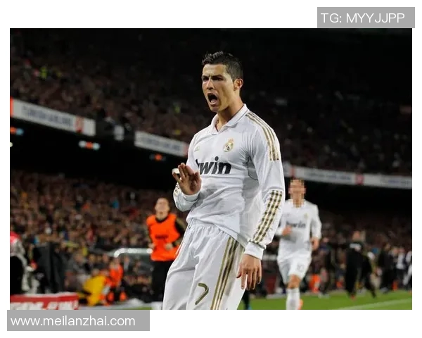 足球明星进门后的精彩瞬间与独特庆祝动作全解析