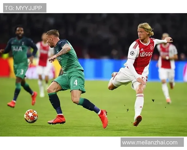 乌德勒与阿贾克斯激战正酣谁能在这场对决中笑到最后