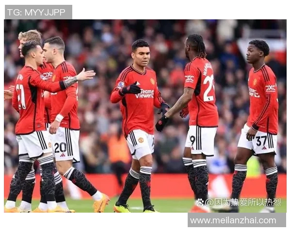 肘尖足球明星的意外之踢与场上风云变幻的精彩瞬间